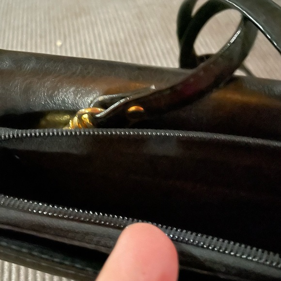 Cowhide leather multi-sectioned crossbody wallet - Picture 5 of 5